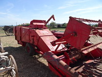 Tracteur avec moissonneuse (ph F. Mrugala, St Jean de Touslas)(3)